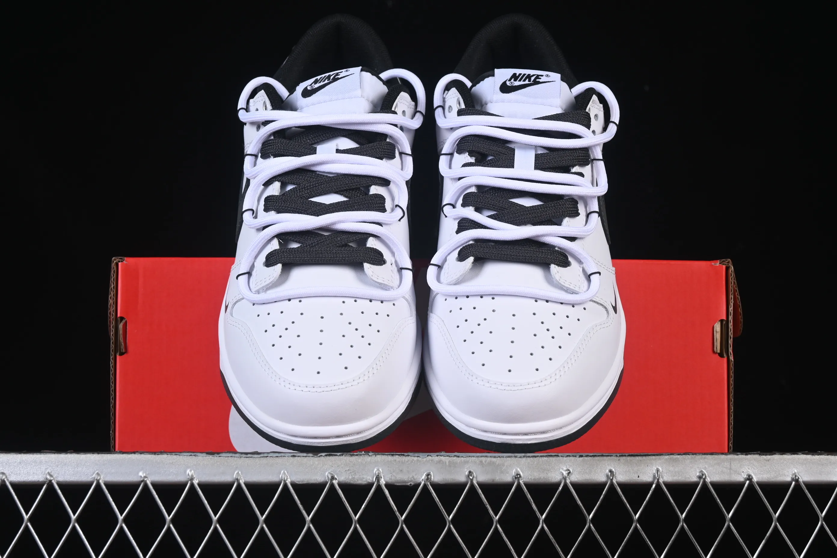 All categories Nk SB Dunk Series Nk SB Dunk Low High-end customized low-top sneakers Nike SB Dunk Low "Just Do it" straps Anniversary high-end customized low-top casual sneakers WB0528-094
